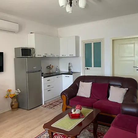 Miracle Garden Vila Vlorë